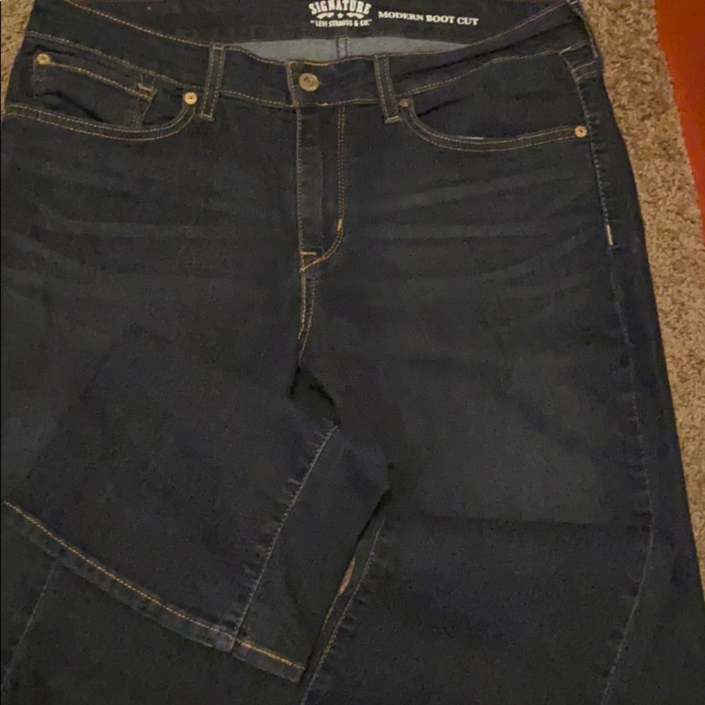 Signature Levi Strauss & co men’s jeans